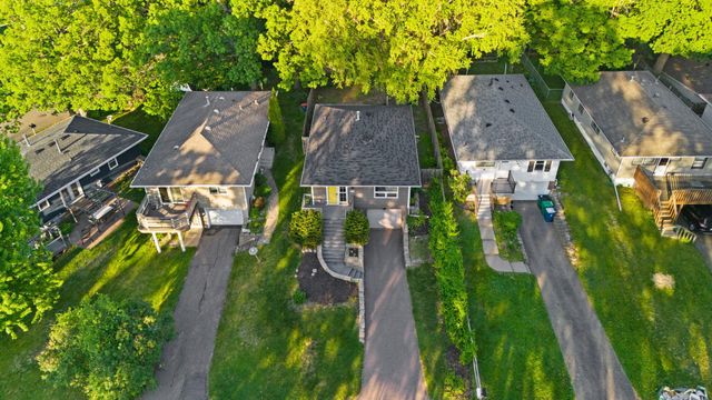 1350 Boone Avenue N, Golden Valley, MN 55427
