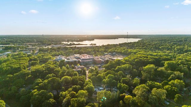 1350 Boone Avenue N, Golden Valley, MN 55427