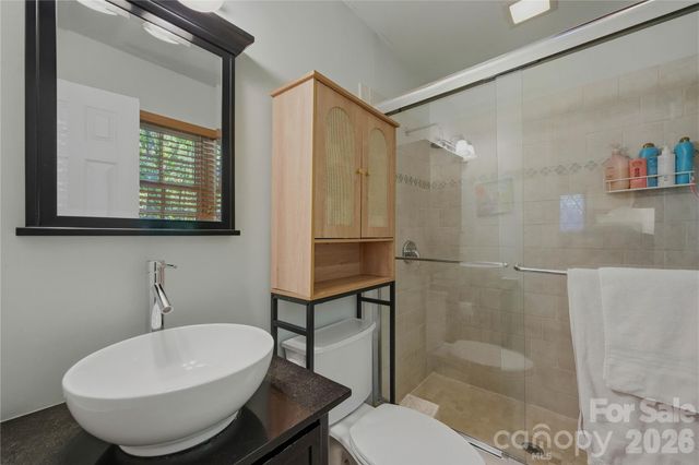 6014 Glenridge Road, Charlotte, NC 28211