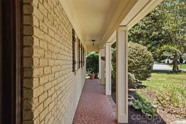 6014 Glenridge Road, Charlotte, NC 28211