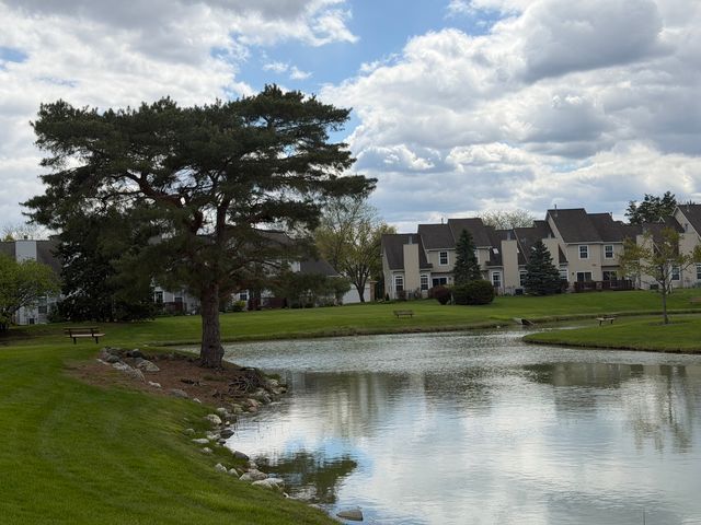 13000 W Heiden Circle 3105, Lake Bluff, IL 60044