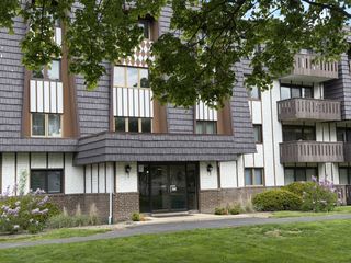 13000 W Heiden Circle 3105, Lake Bluff, IL 60044