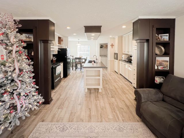 7890 HIGHWAY 18 HWY, Hickory Valley, TN 38042