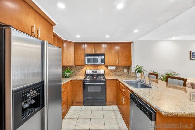 6998 Camino Degrazia, San Diego, CA 92111