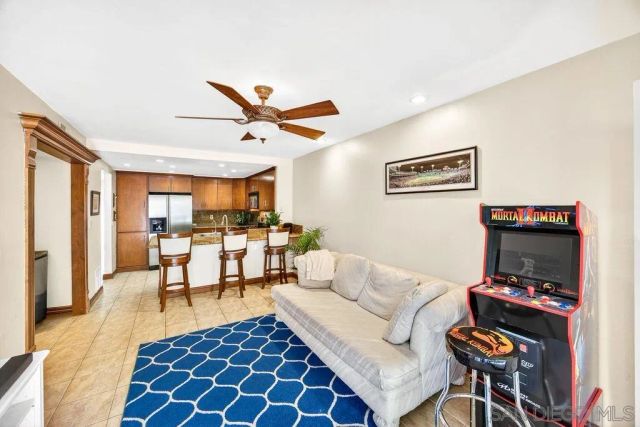 6998 Camino Degrazia, San Diego, CA 92111