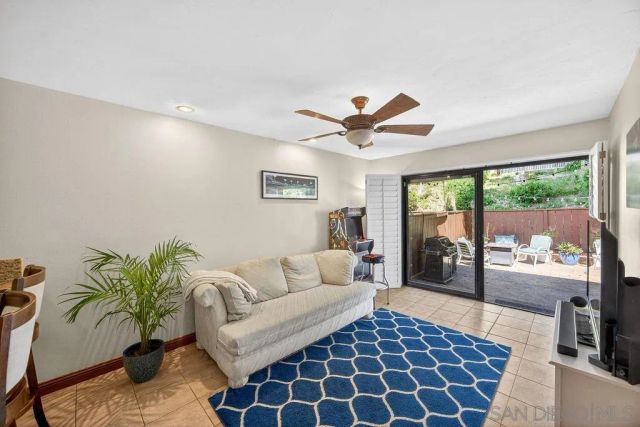 6998 Camino Degrazia, San Diego, CA 92111