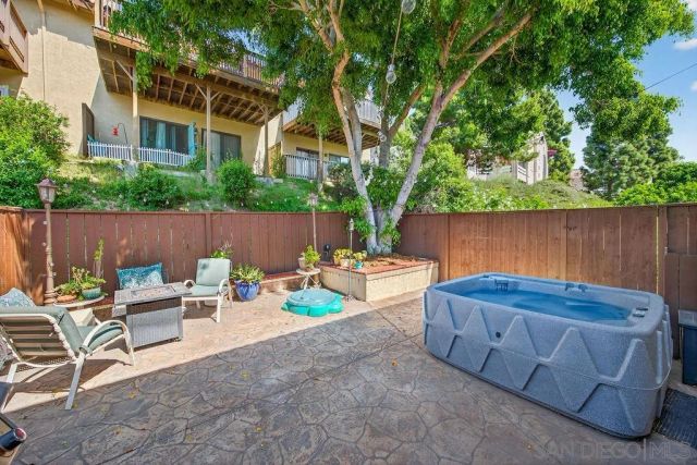 6998 Camino Degrazia, San Diego, CA 92111