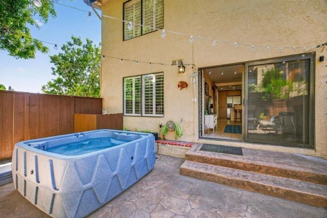 6998 Camino Degrazia, San Diego, CA 92111