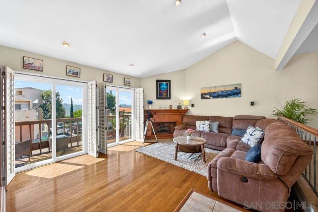 6998 Camino Degrazia, San Diego, CA 92111