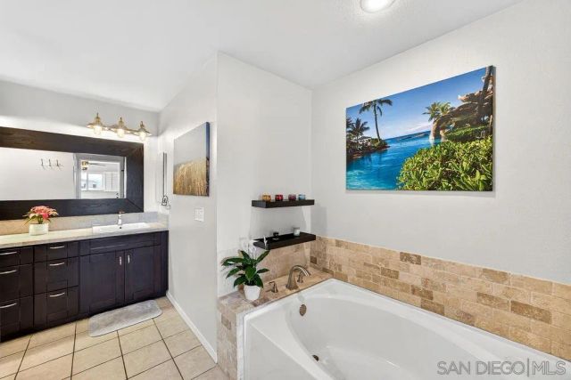 6998 Camino Degrazia, San Diego, CA 92111
