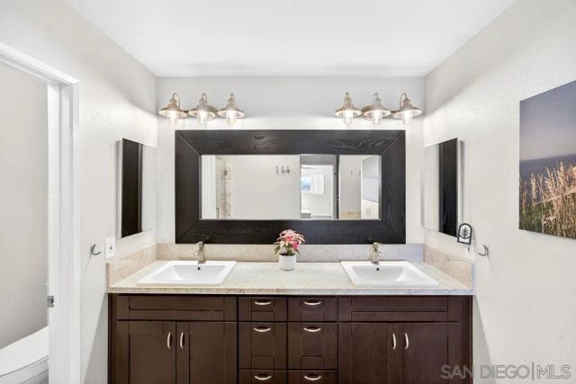 6998 Camino Degrazia, San Diego, CA 92111