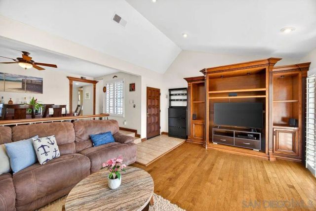 6998 Camino Degrazia, San Diego, CA 92111