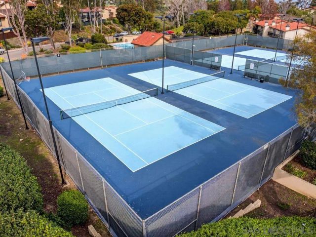 6998 Camino Degrazia, San Diego, CA 92111