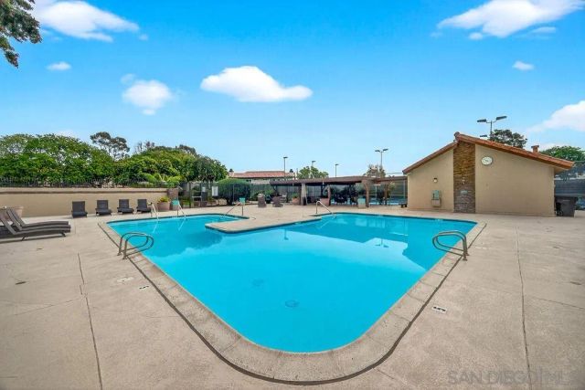 6998 Camino Degrazia, San Diego, CA 92111