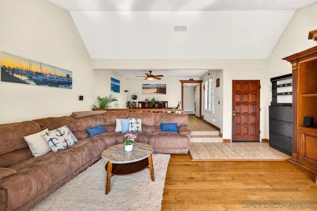 6998 Camino Degrazia, San Diego, CA 92111