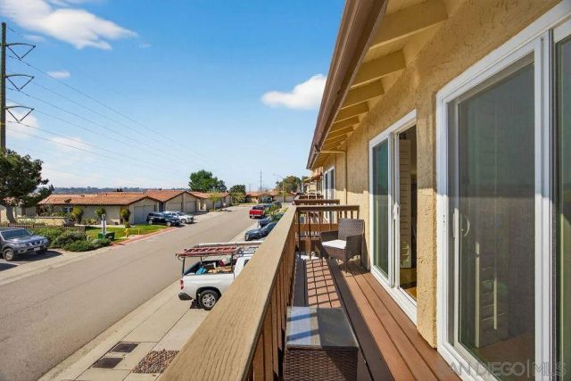 6998 Camino Degrazia, San Diego, CA 92111