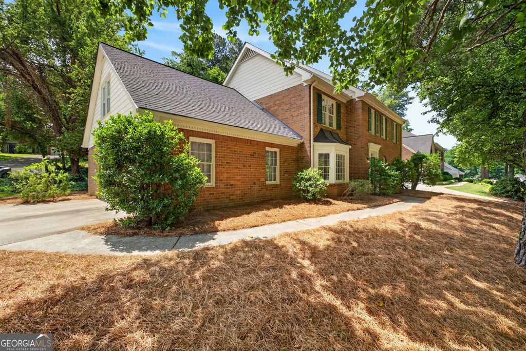 4150 Woodlark Court NE, Roswell, GA 30075