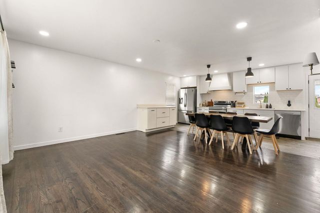 2840 Lois Street, Portage, IN 46368