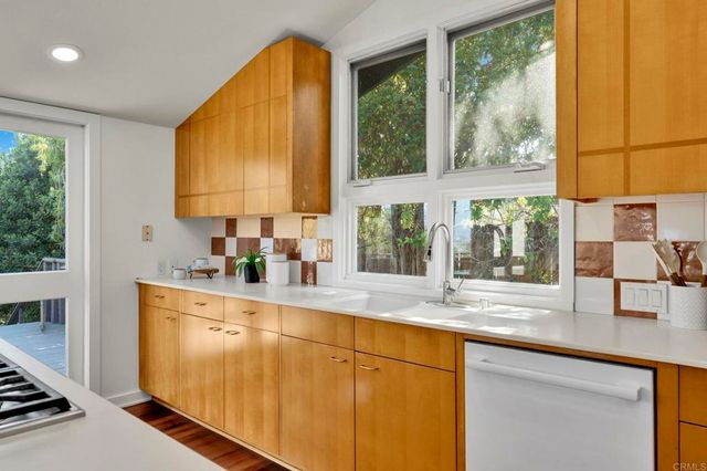 2170 Mergho Impasse, San Diego, CA 92110