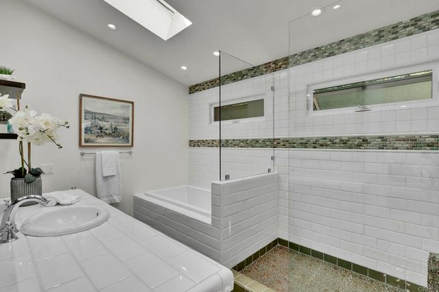 2170 Mergho Impasse, San Diego, CA 92110