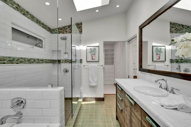 2170 Mergho Impasse, San Diego, CA 92110