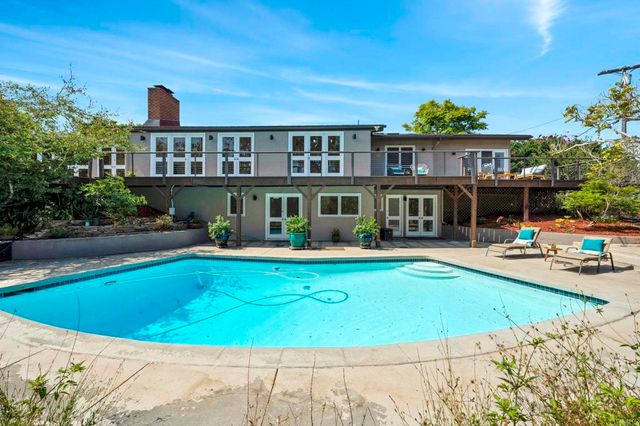 2170 Mergho Impasse, San Diego, CA 92110