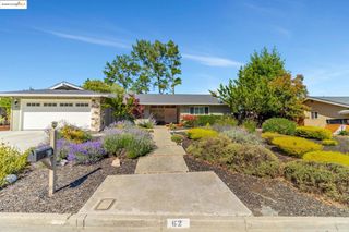 62 Warfield Dr, Moraga, CA 94556