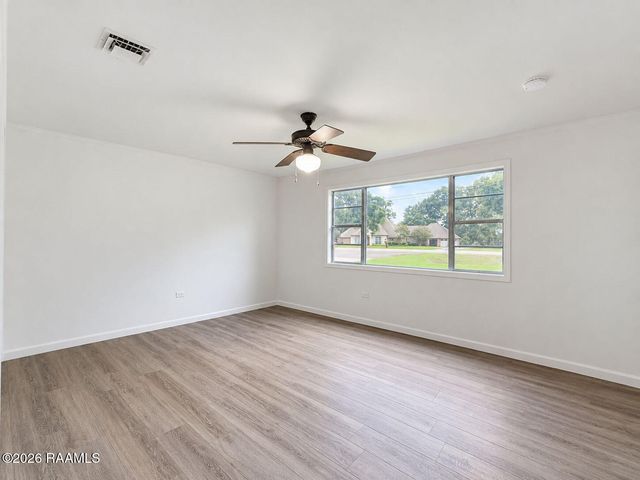 2003 Old Jeanerette Road, New Iberia, LA 70563