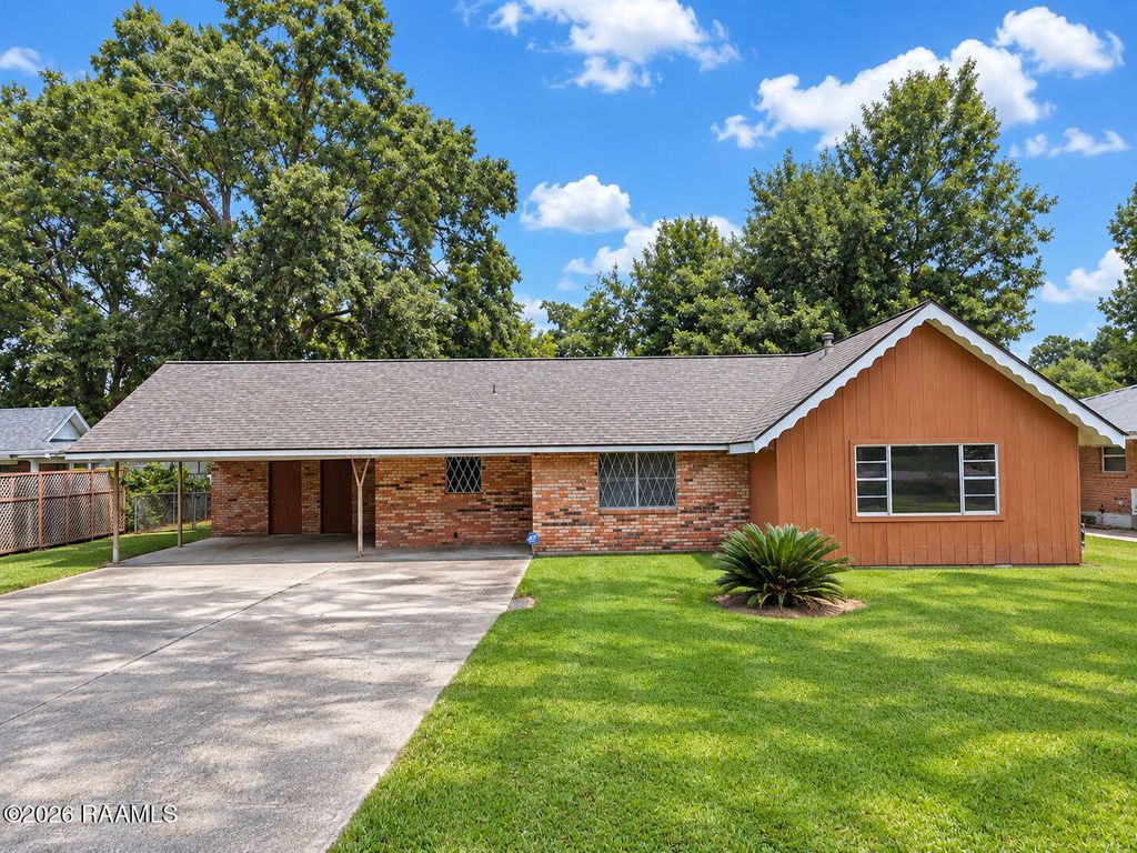 2003 Old Jeanerette Road, New Iberia, LA 70563
