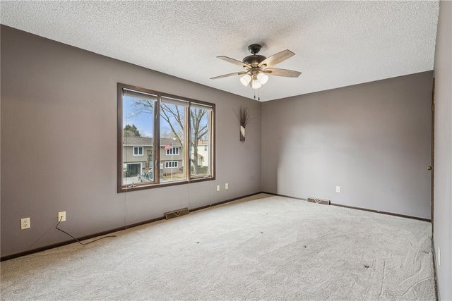 1256 Esther Ct, Iowa City, IA 52240