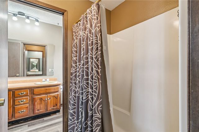 1256 Esther Ct, Iowa City, IA 52240