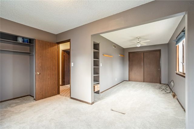 1256 Esther Ct, Iowa City, IA 52240