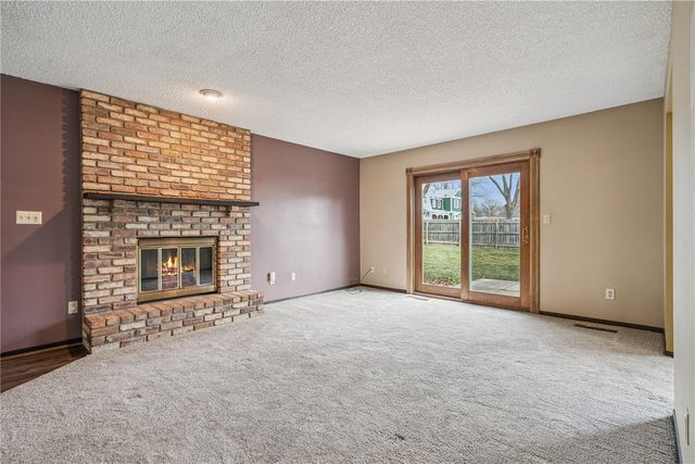 1256 Esther Ct, Iowa City, IA 52240