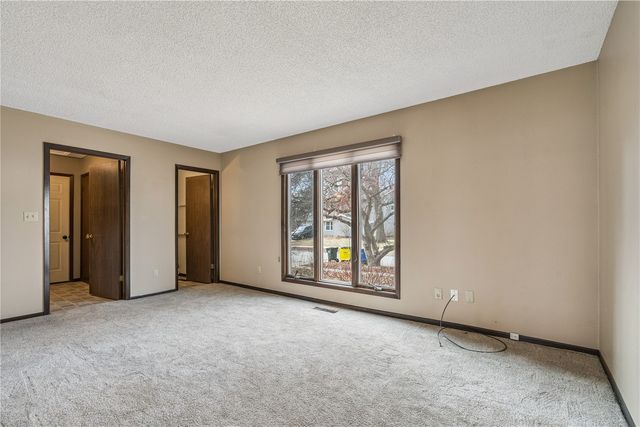 1256 Esther Ct, Iowa City, IA 52240