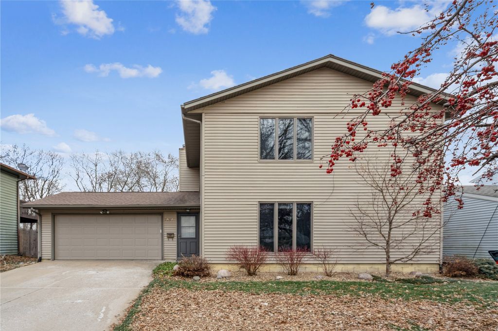 1256 Esther Ct, Iowa City, IA 52240
