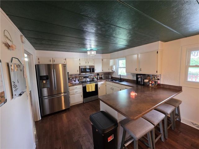 27722 S State Route 7 Highway, Harrisonville, MO 64701