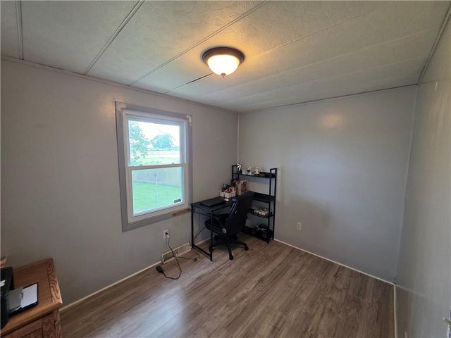 27722 S State Route 7 Highway, Harrisonville, MO 64701