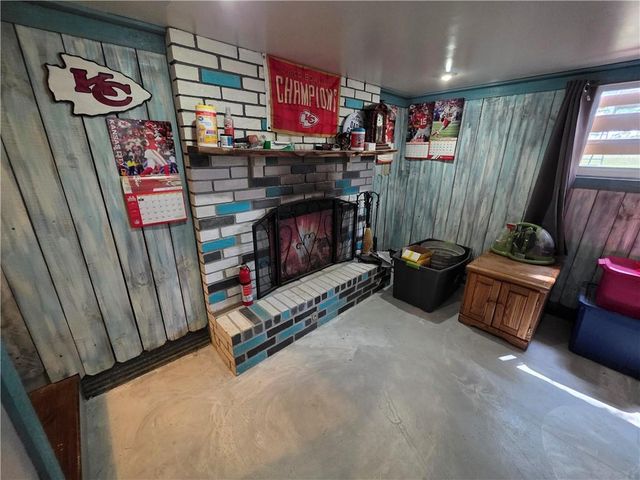 27722 S State Route 7 Highway, Harrisonville, MO 64701