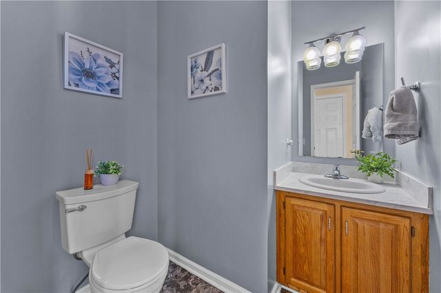 17 Oakshire Way, Henrietta, NY 14534