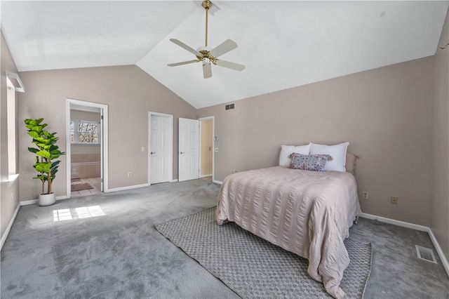 17 Oakshire Way, Henrietta, NY 14534