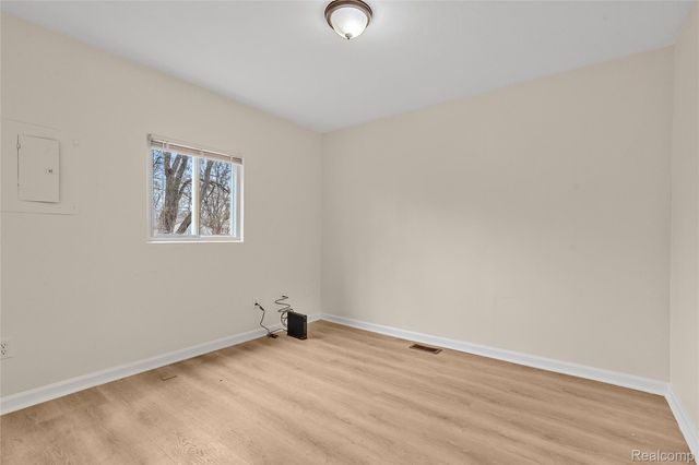 29982 Hazelwood Street, Inkster, MI 48141