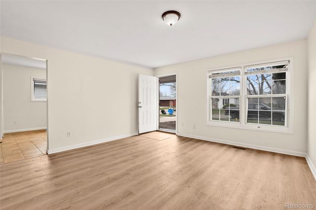 29982 Hazelwood Street, Inkster, MI 48141