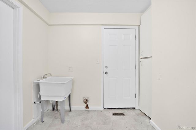 29982 Hazelwood Street, Inkster, MI 48141