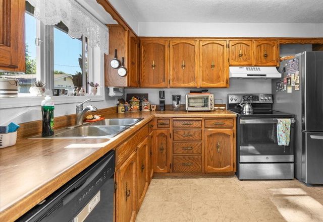 2346 Springbrook Road, Medford, OR 97504