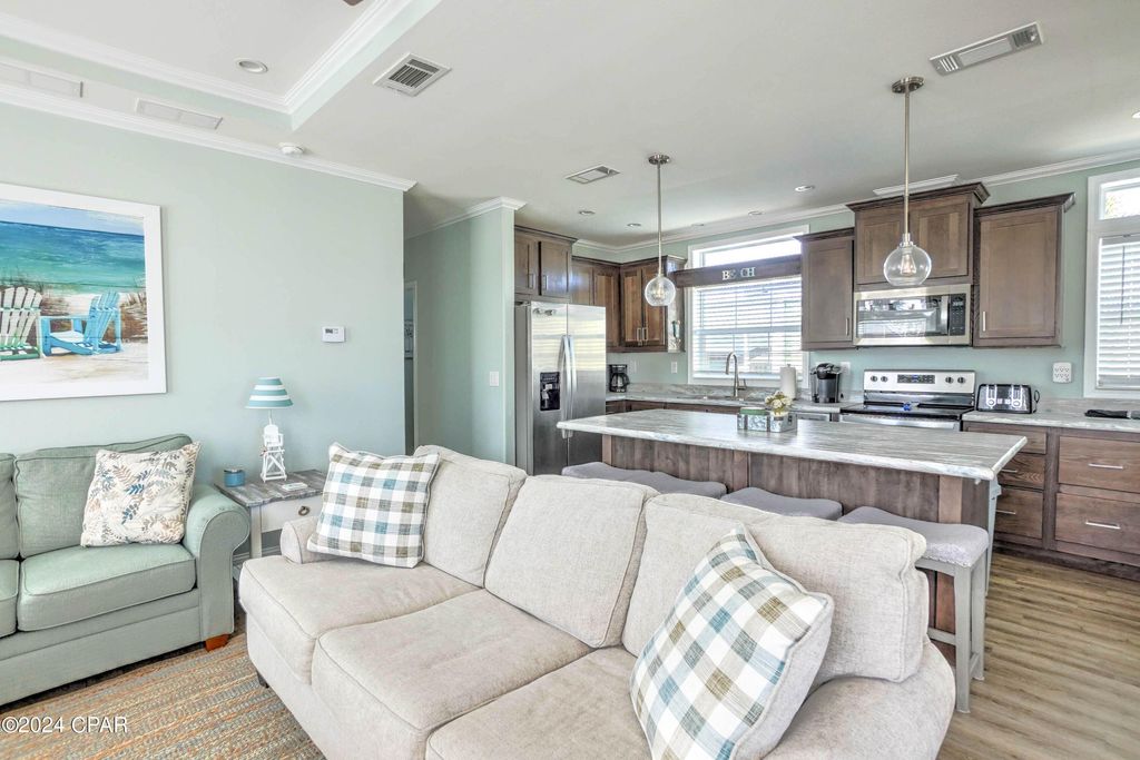 Image 10 of property listing at 20 Gulf Drive, Panama City Beach, FL 32408