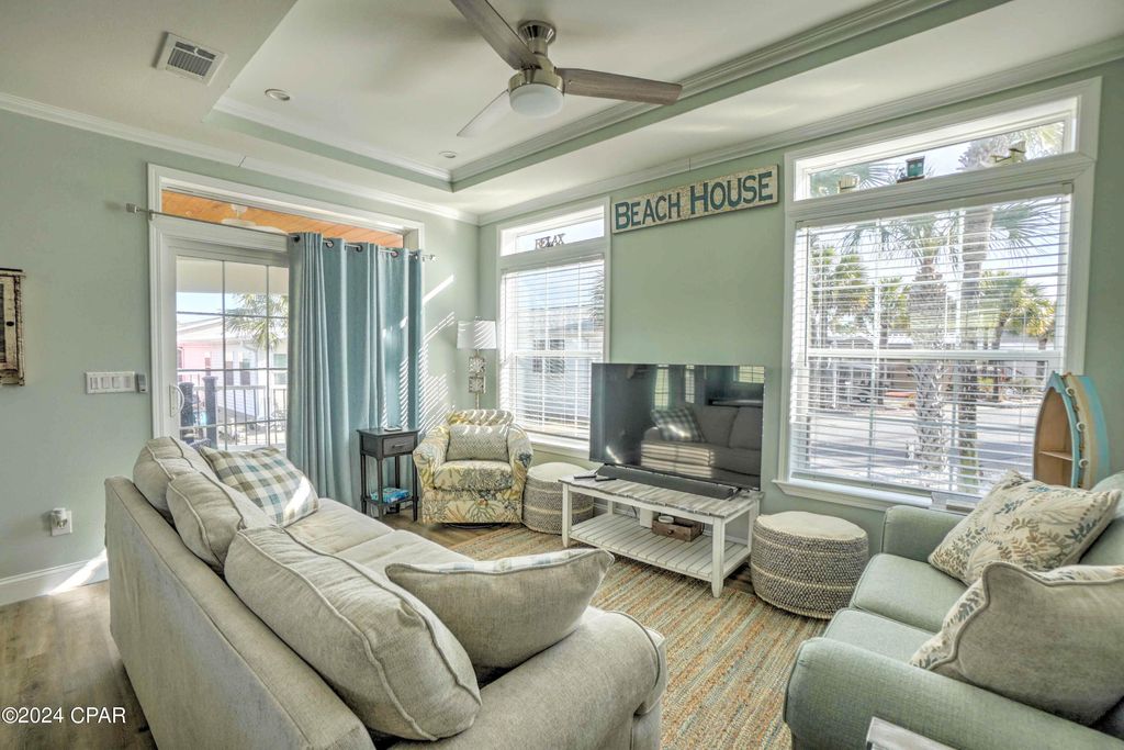 Image 14 of property listing at 20 Gulf Drive, Panama City Beach, FL 32408