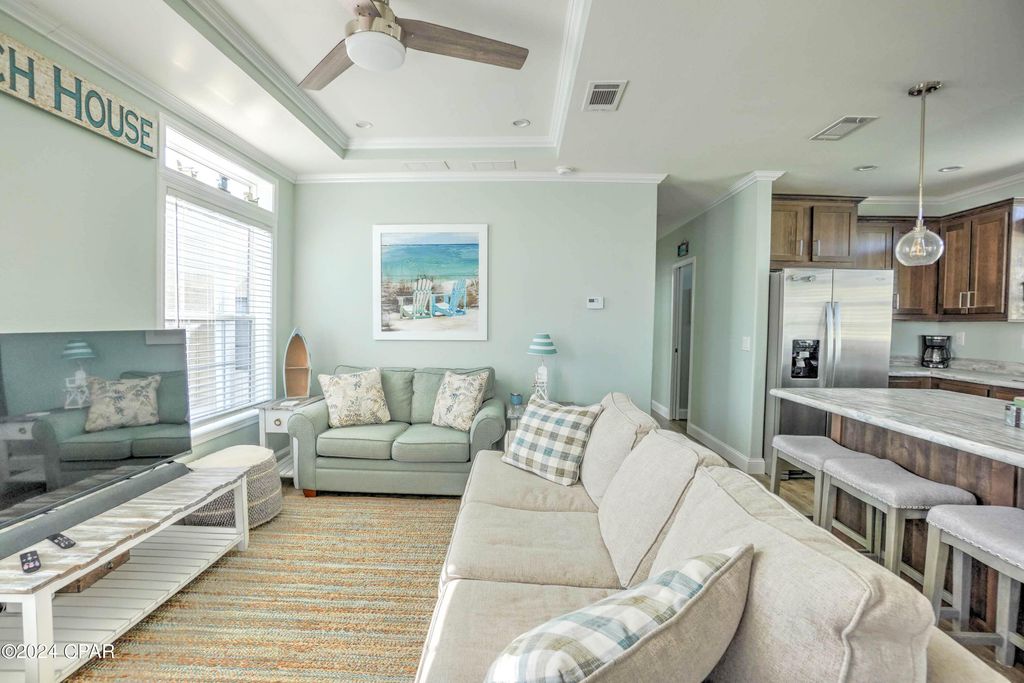 Image 7 of property listing at 20 Gulf Drive, Panama City Beach, FL 32408