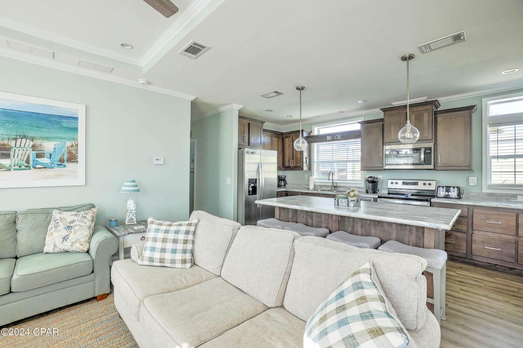 Image 8 of property listing at 20 Gulf Drive, Panama City Beach, FL 32408