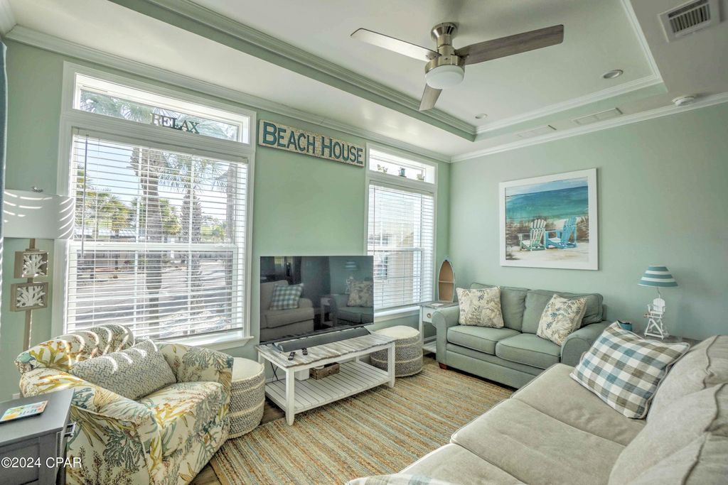 Image 9 of property listing at 20 Gulf Drive, Panama City Beach, FL 32408