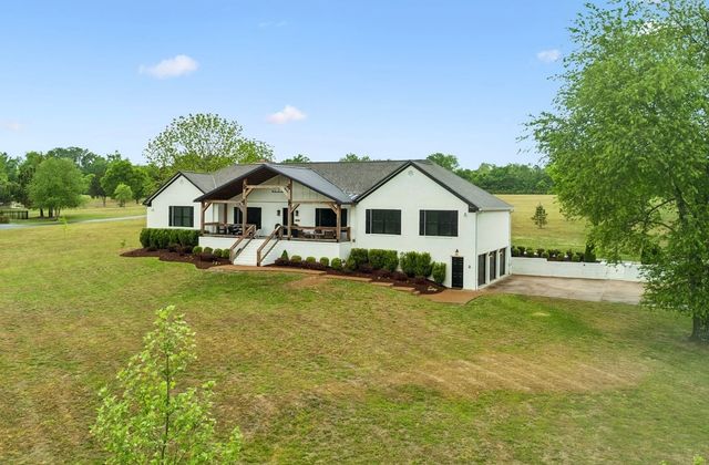 1930 Rock Springs Rd, Columbia, TN 38401